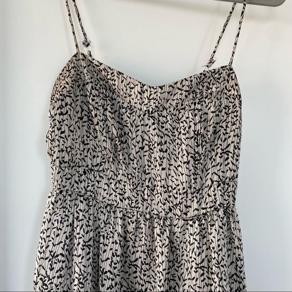 Cute girly dress - Picture 2 of 6